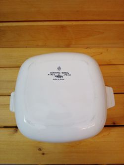 Vintage Corning Ware with lids