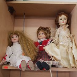 Antique Dolls 