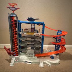 Hot Wheels Super Ultimate Garage
