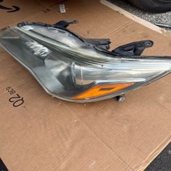 Toyota Camrey Headlight Left 
