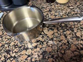 Stainless Steel Saucepan / like New
