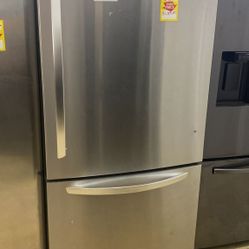 LG LRDCSS 25.50 cu. ft. Bottom Freezer Refrigerator F3