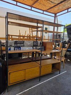 estantería modular de almacenamiento y exhibición estilo industrial / Mid-Century Modern.
