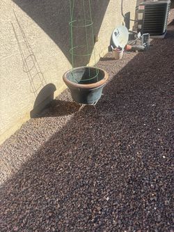 Large Outdoor Planter Pot with Tomato Cage