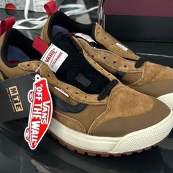 Vans Size 7.5 Men’s/ 9 Women’s 