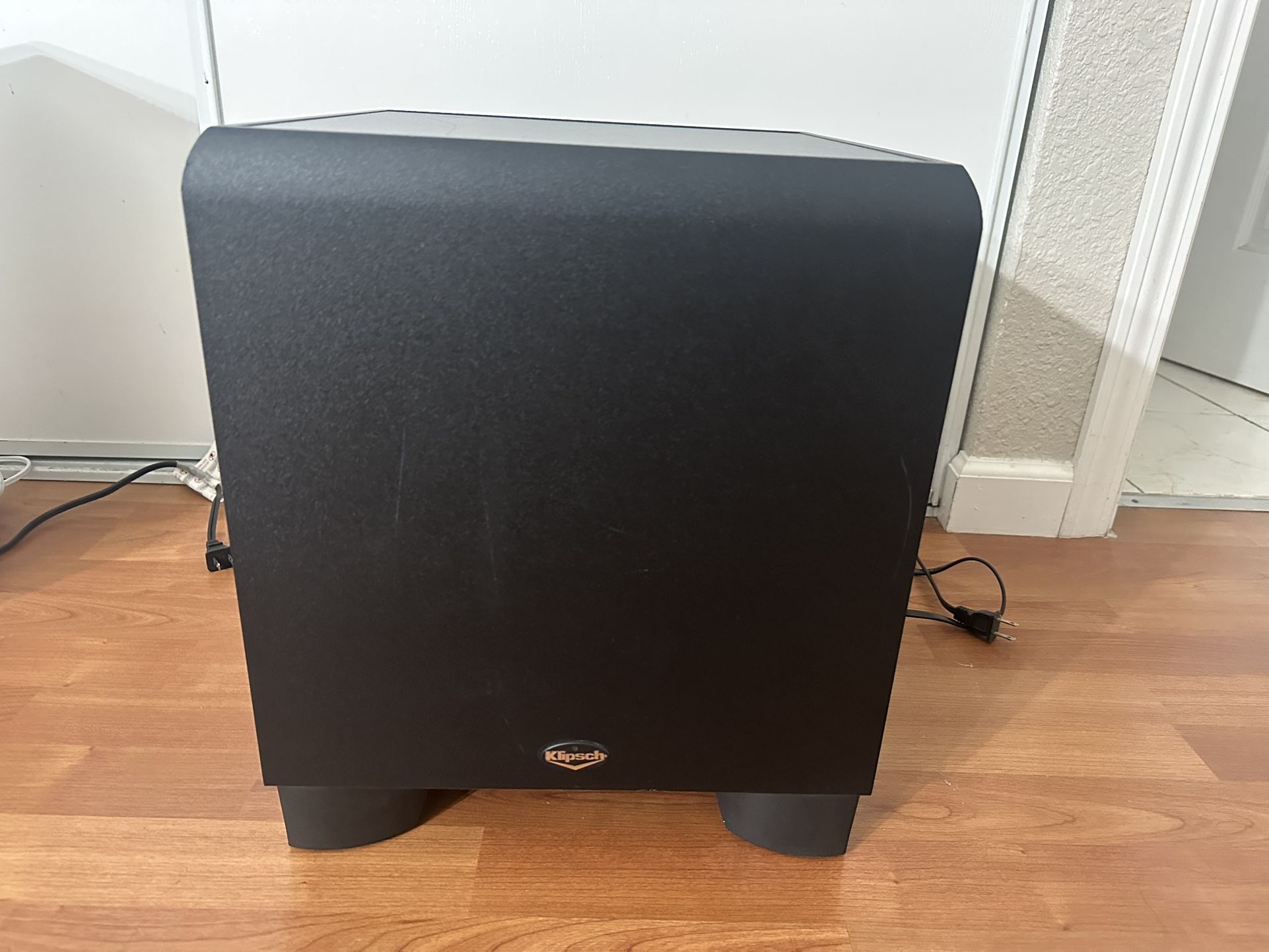 KLIPSCH KSW-10 225W POWERED SUBWOOFER, 10” WOOFER.
