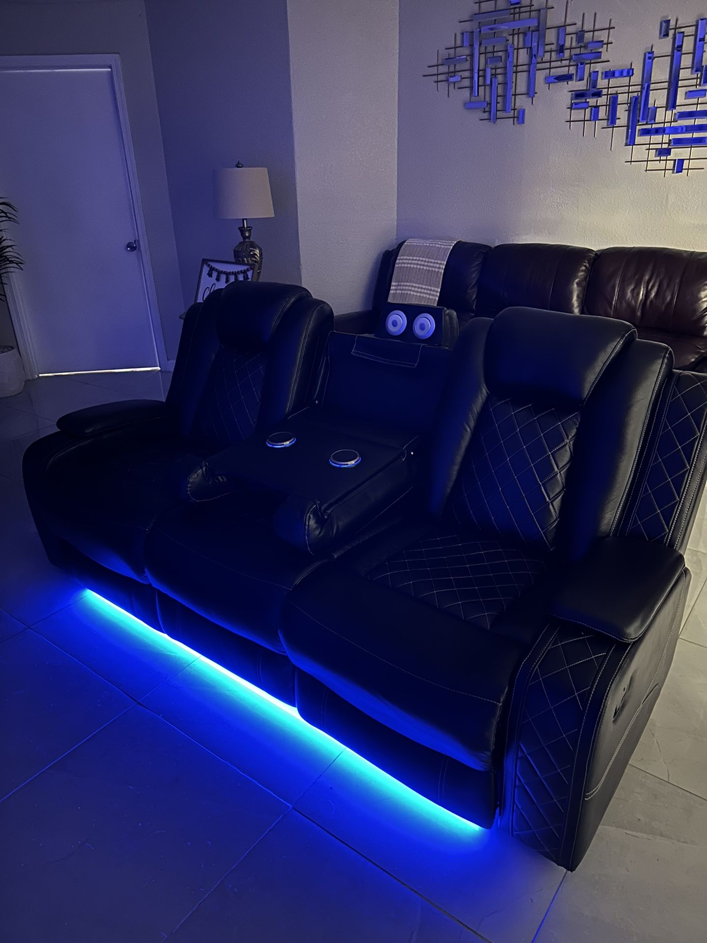 Orion II Reclining Sofa w/ LED Lights & Wireless Chargers – Excellent Condition
