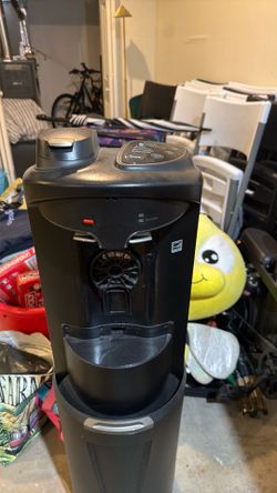 Aqua Barista Bottom Loading Water Dispenser & K-Cup Coffee Maker - Black
