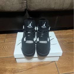 Air Jordan 4 White Thunder