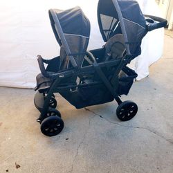 Double Stroller In Excellent Condition 