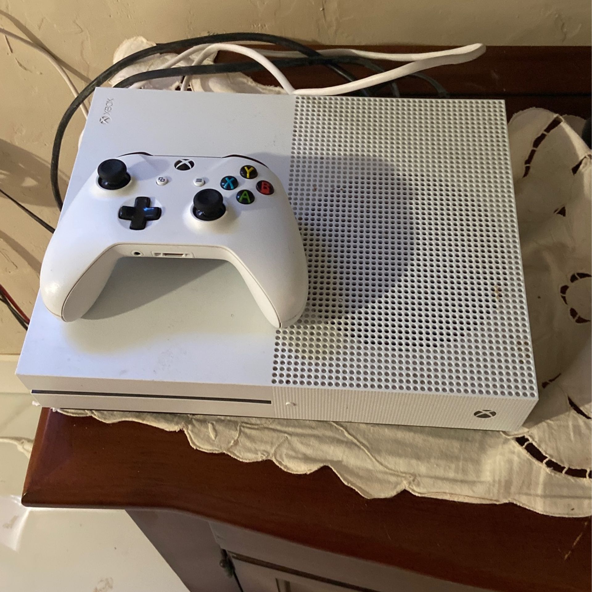 Xbox One (White)