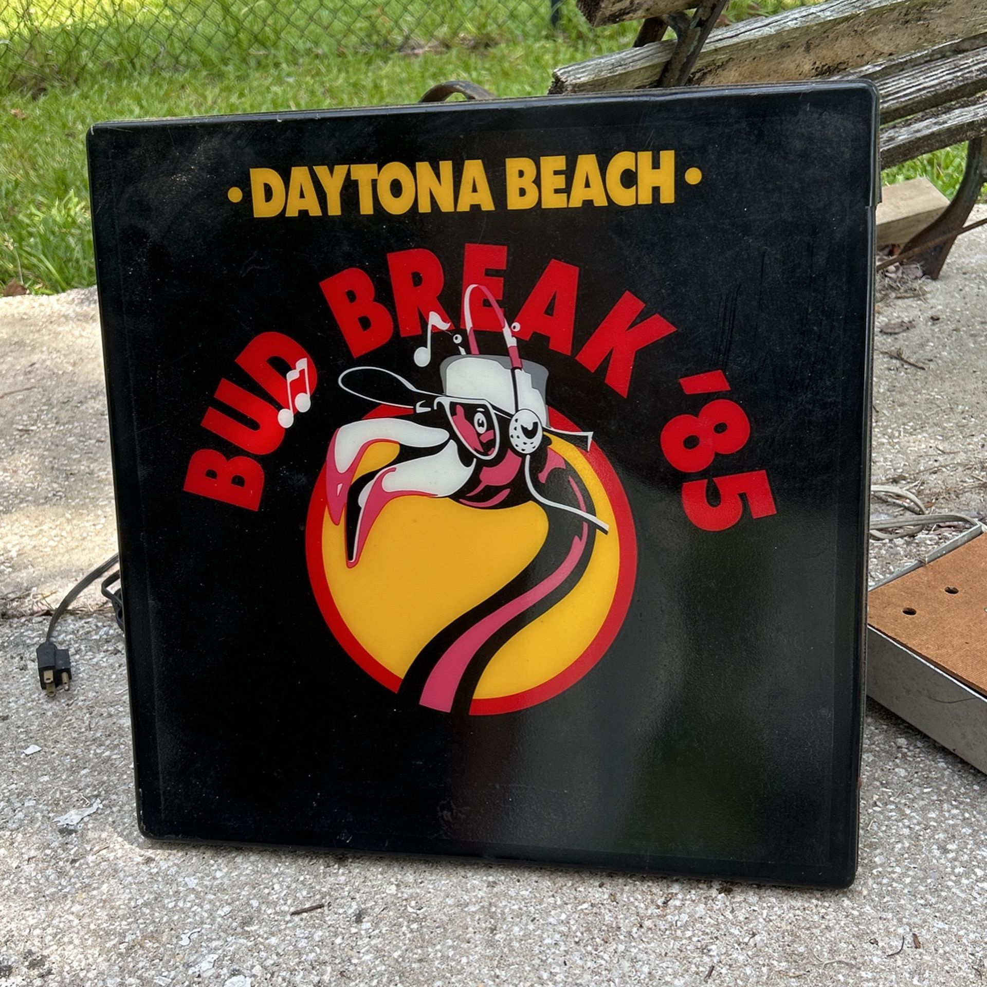 Lighted Bud Break Daytona Bar Mirror $40