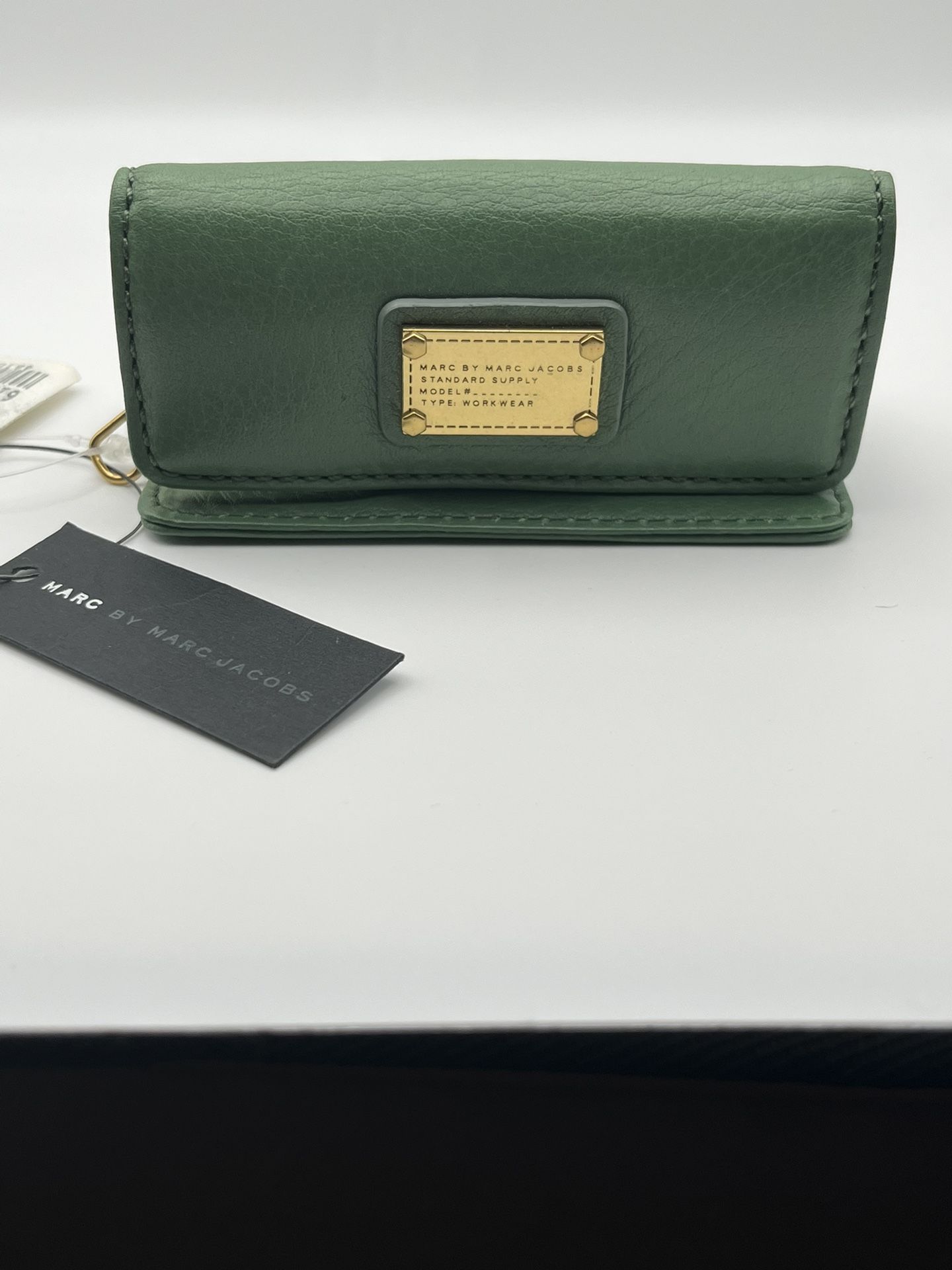 Marc by Marc Jacobs classic keys wallet. Sage color New with tags. Leather