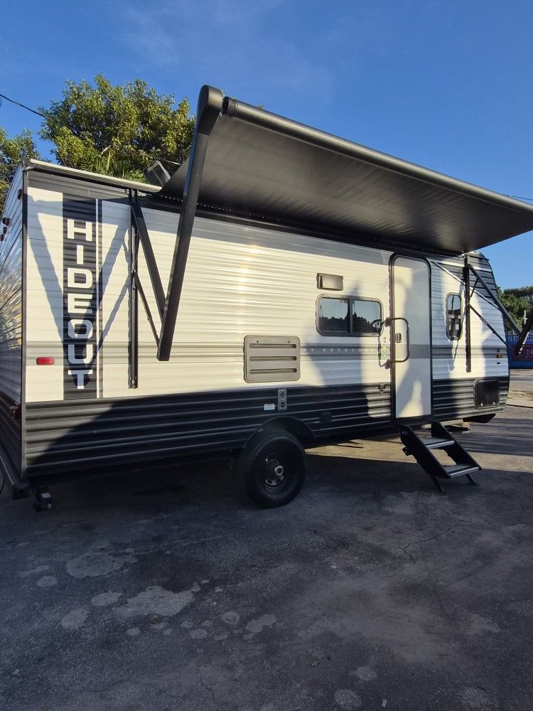 2022 Hideout 19 Ft Rv Travel Trailer $13999