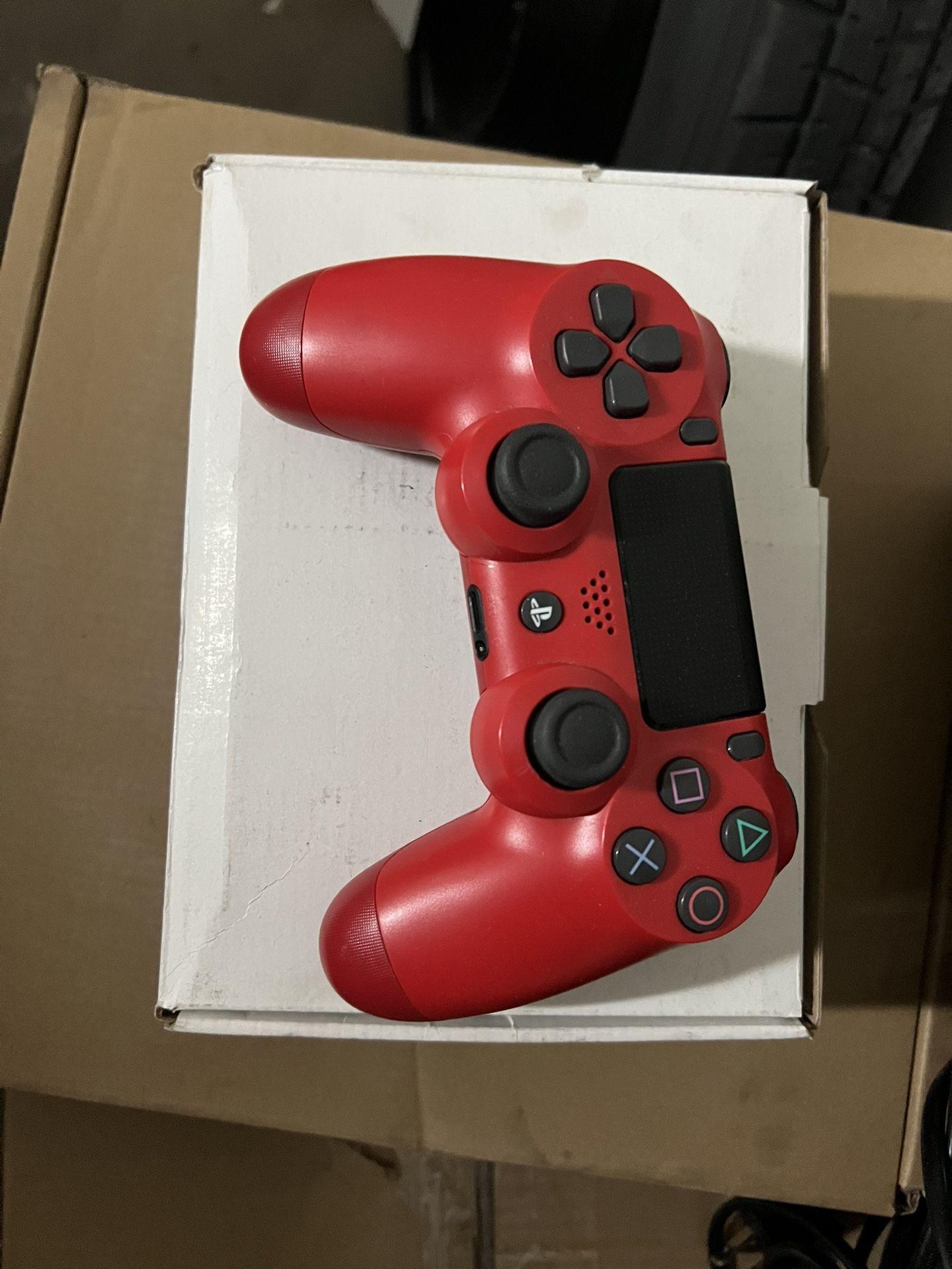 PS4 Controller - RED (like-new)
