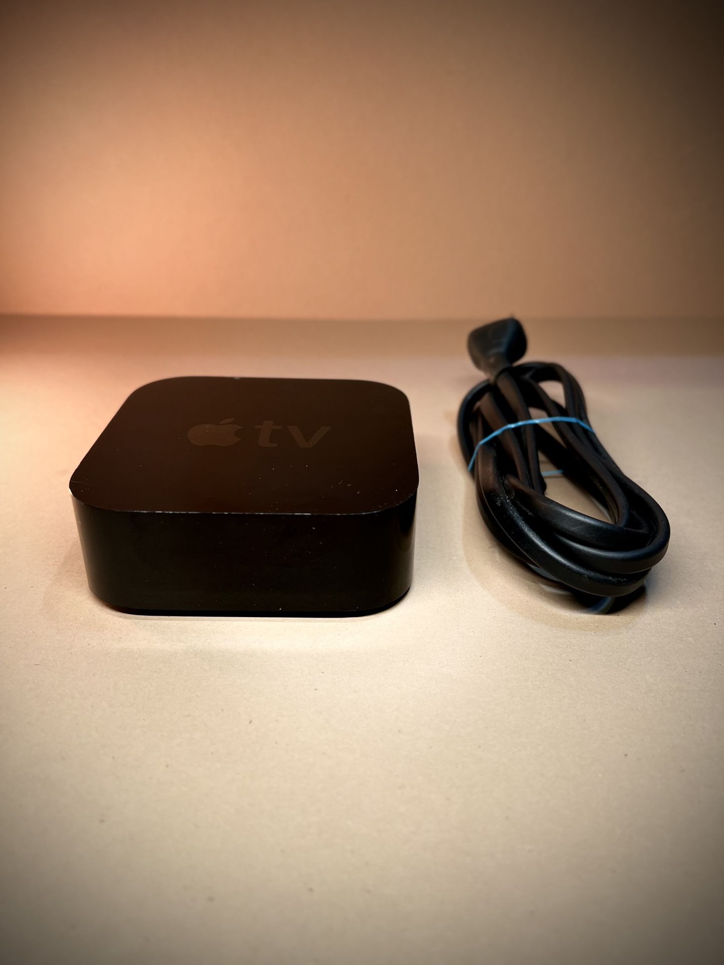 Apple TV (3rd Generation) Smart Media Streaming Player (No Remote)