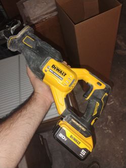 DeWalt 20v sawzall with 5ah battery