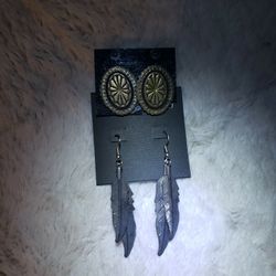 2 Sets Of Earrings