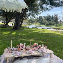 Picnic table