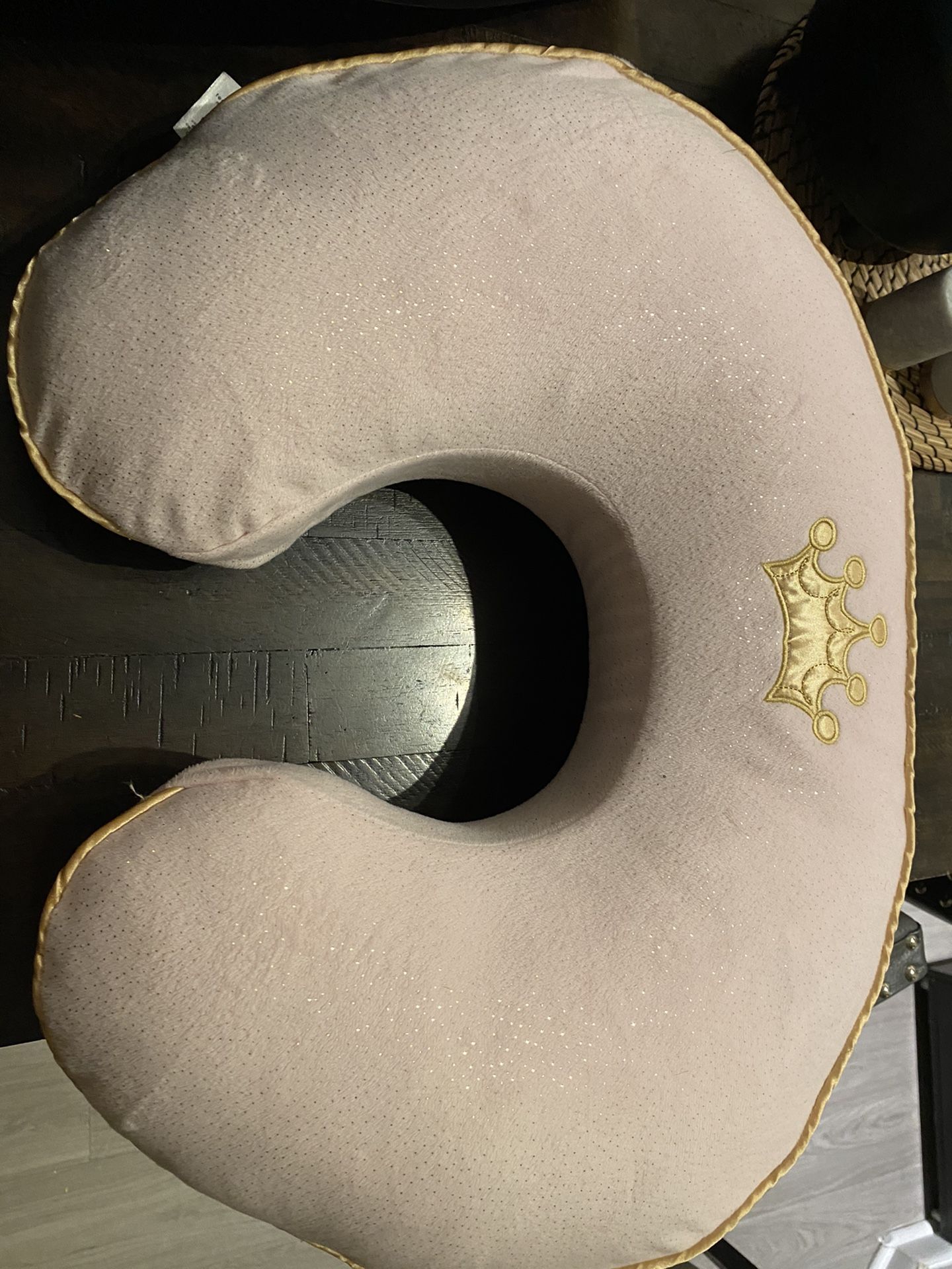 Breastfeeding pillow