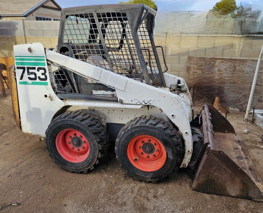 Bobcat 753 Skid Steer