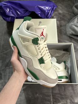 Jordan 4 Retro SB Pine Green (2023) *Sold