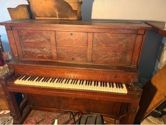 1911 Behring & Sons Upright Piano – Mission Style – Plays – Antique