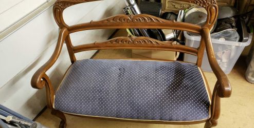 Antique bench seat thingy-Come take a look!