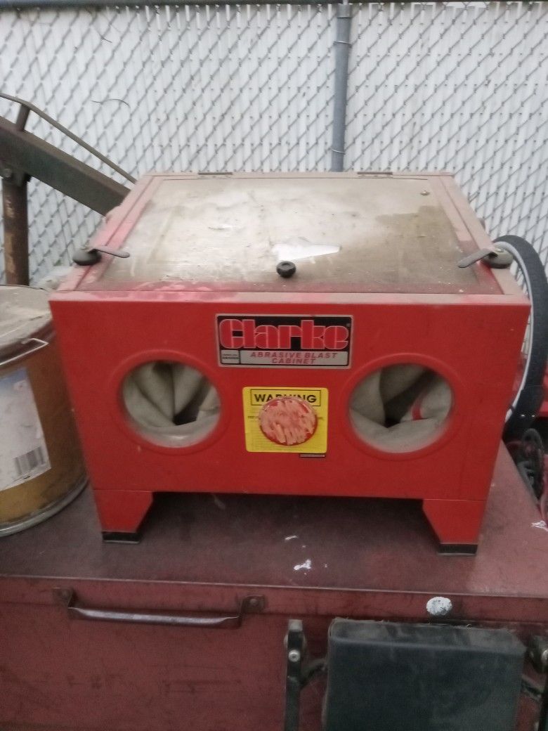 Clarke Sandblaster for Sale in Crestwood, IL OfferUp
