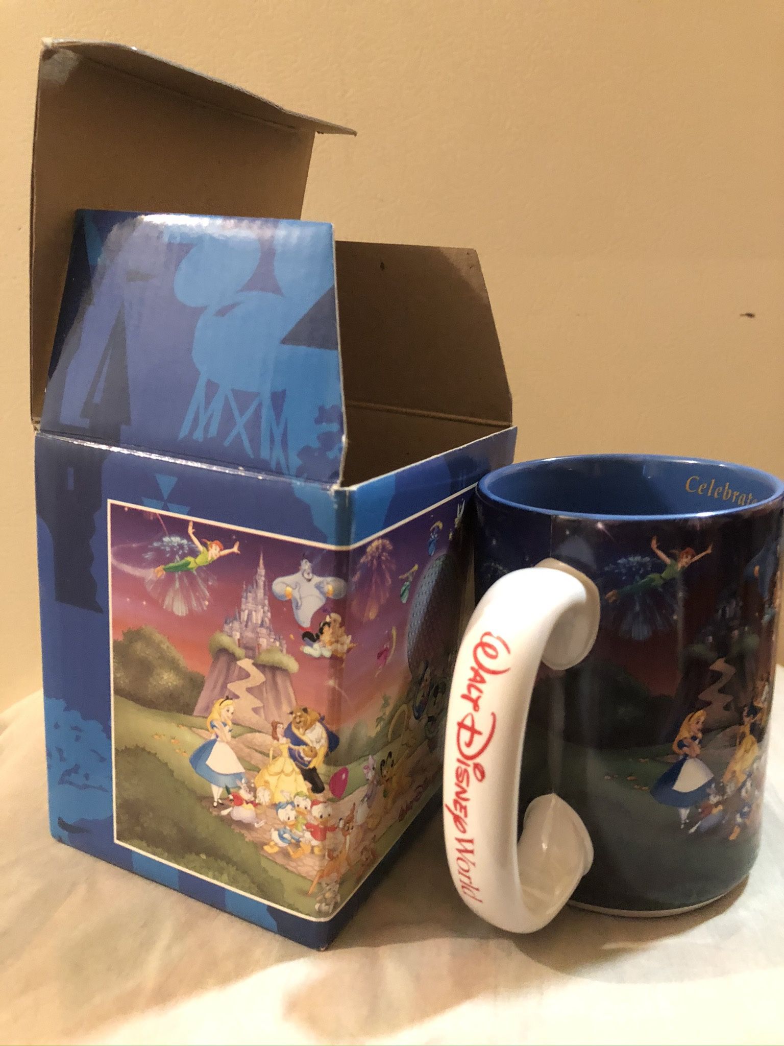 2000 Walt Disney World Celebrate the Future Hand in Hand 16oz Coffee Cup Mug NIB