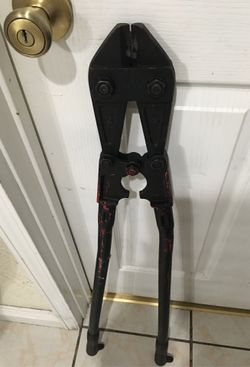 Bolt cutter