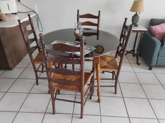 Dining room set for 4