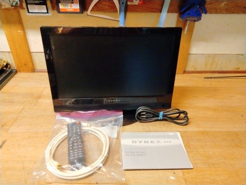 18"  Dynex LCD TV