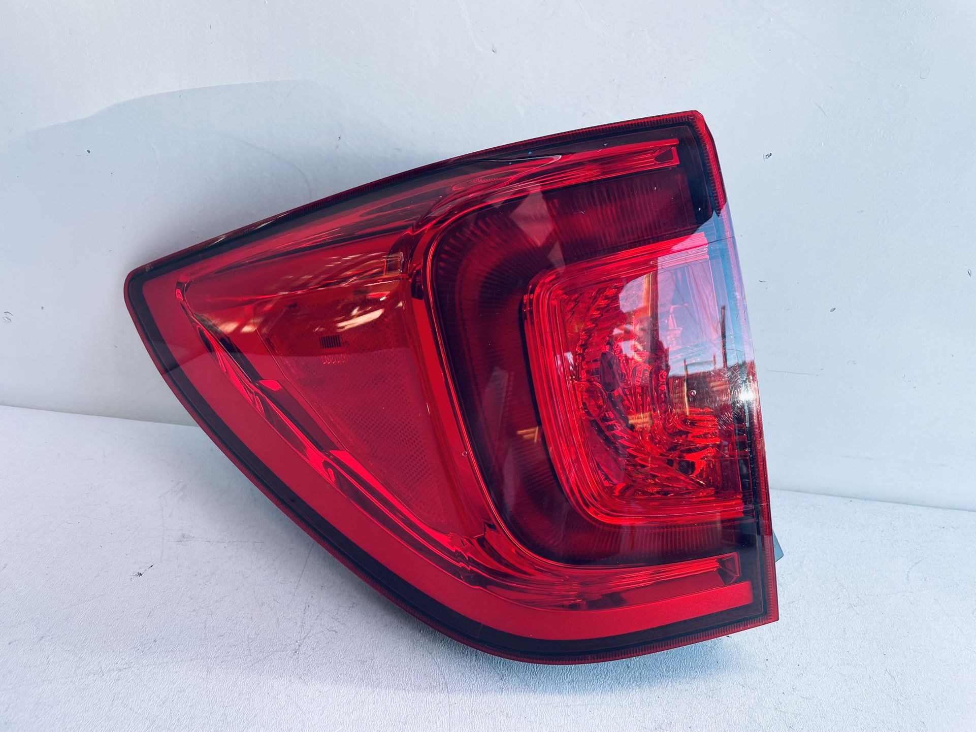 2016-2018 HONDA PILOT LEFT DRIVER SIDE TAIL LIGHT W/ LED OEM 
