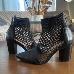 Schutz Rosmari Sexy Booties Size 7B