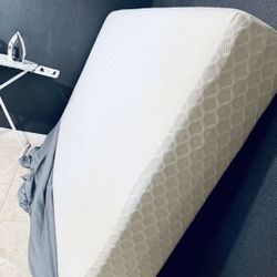 18”Frame Incl. 12” Queen Memory Foam Mattress 