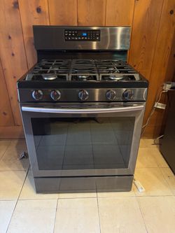Samsung 5-Burner Gas Range Black Stainless Steel