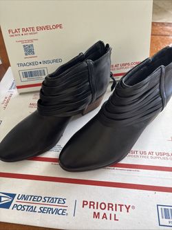Clarks Collection Womens Black Leather Zip Ankle Low to Mid Rise Boots 7.5 M