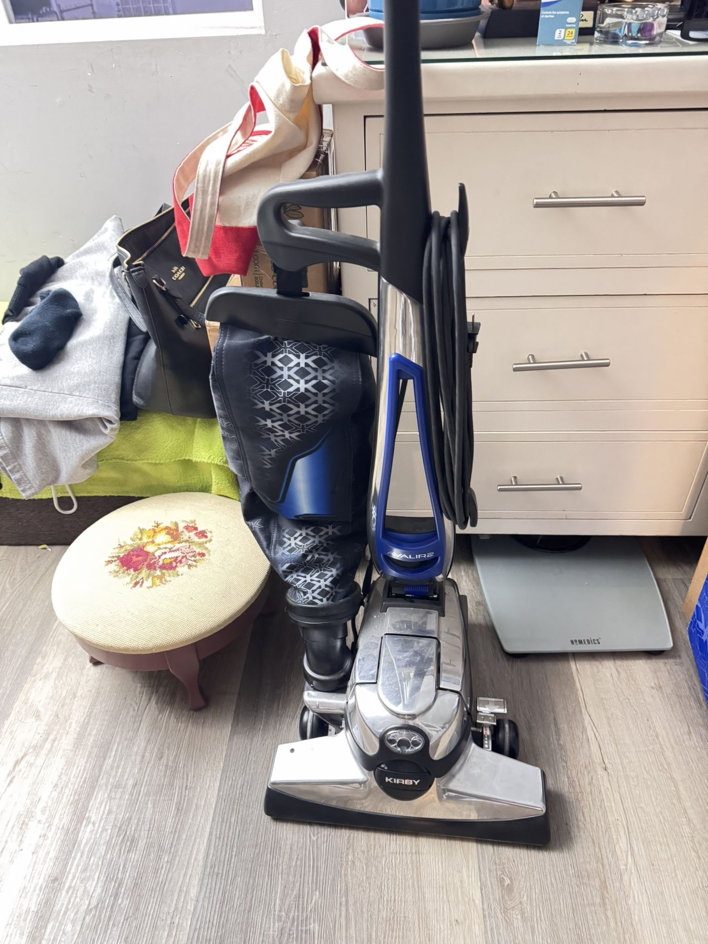 Kirby Avalir 2 Upright Vacuum Cleaner W/ Carpet Shampooer System & Attachments