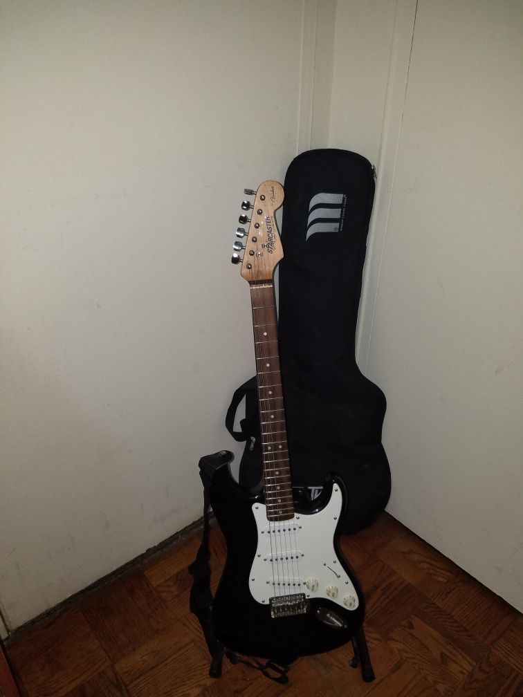 STARCASTER STRAT BY FENDER ELECTRIC GUITAR WITH PADDED GIG BAG