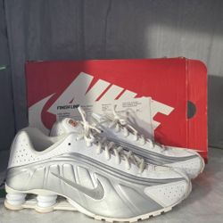 Nike Shox R4