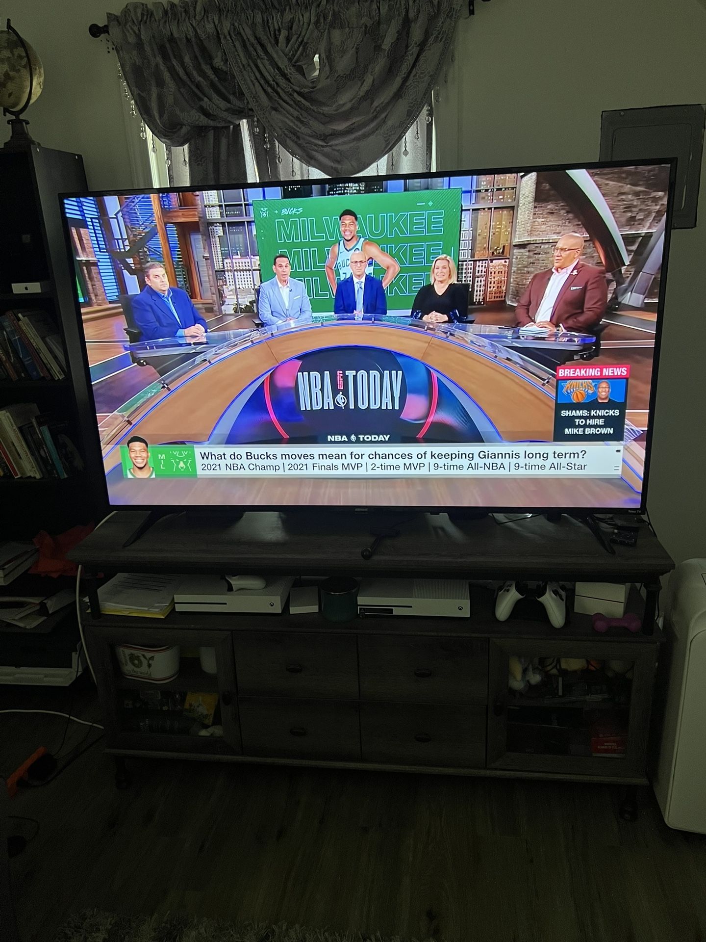 65 In Tv With Tv Stand 