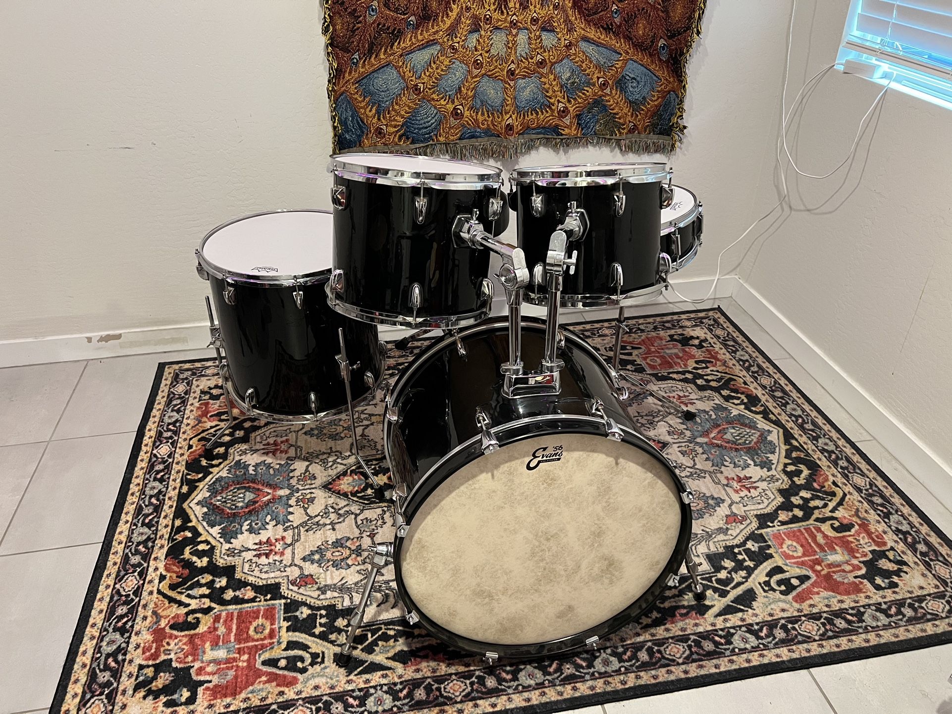 PDP 5-Piece Drum Set w\Evan SilentStroke Heads