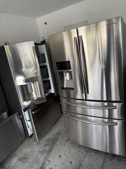 Refrigerators(Price Is $400)