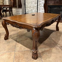 Elegant Solid Wood Rectangular Coffee Table – Large Statement Piece