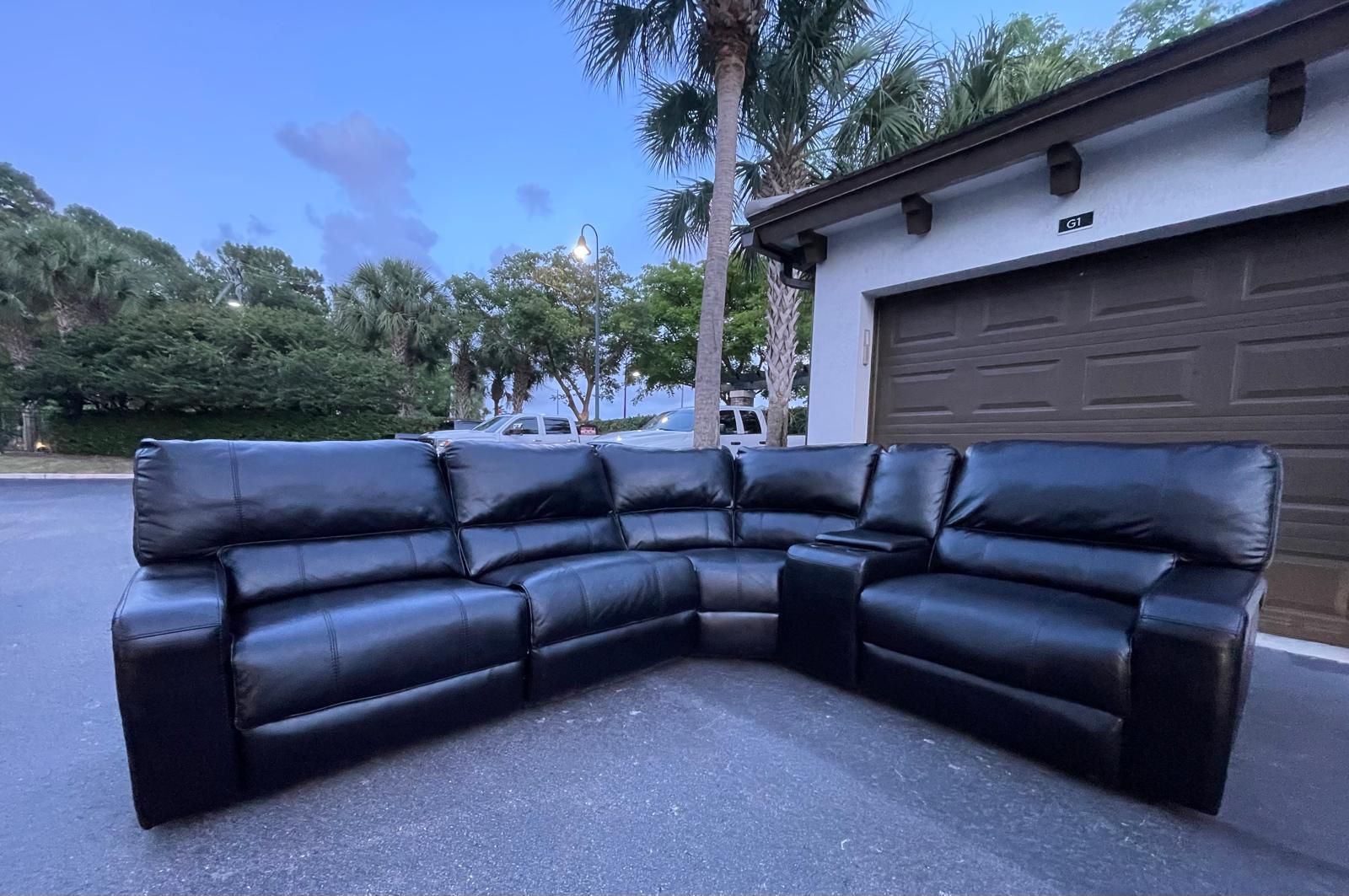 🛋️ Sectional Couch/Sofa - Recliner - Leather - Black - Delivery Available 🚛