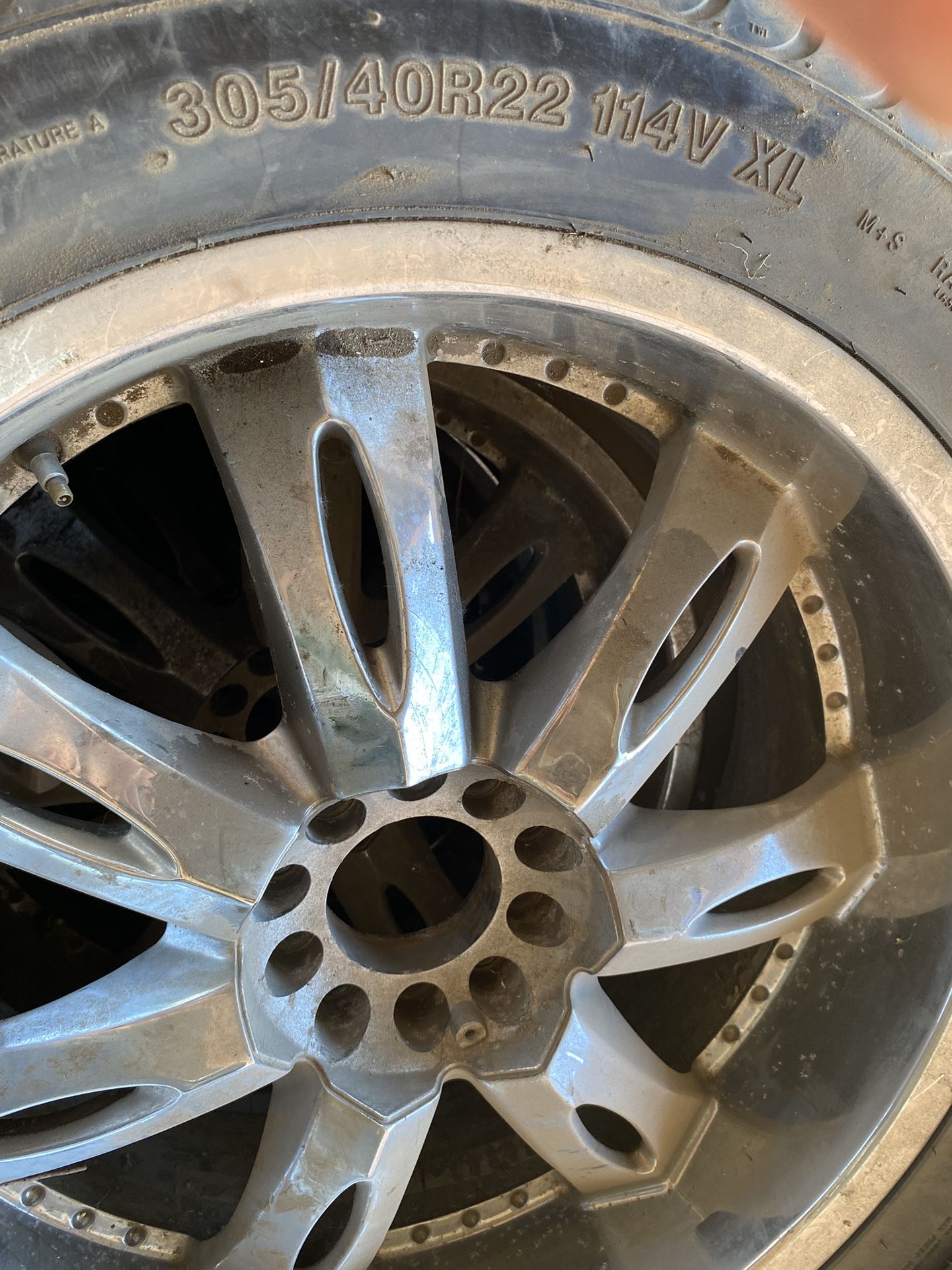 Ford Wheel And Tires Set