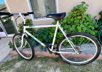 Bike 22” frame 26” tires 10 speed