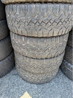 Vendo 285/70/R17 las 4 llantas Goodyear por $200