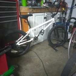 Elite BMX   Bike 